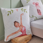 Prancūziškas patalynės komplektas Tradilinge GISELLE sukurtas vaikams, svajojantiems apie šokį ir eleganciją.